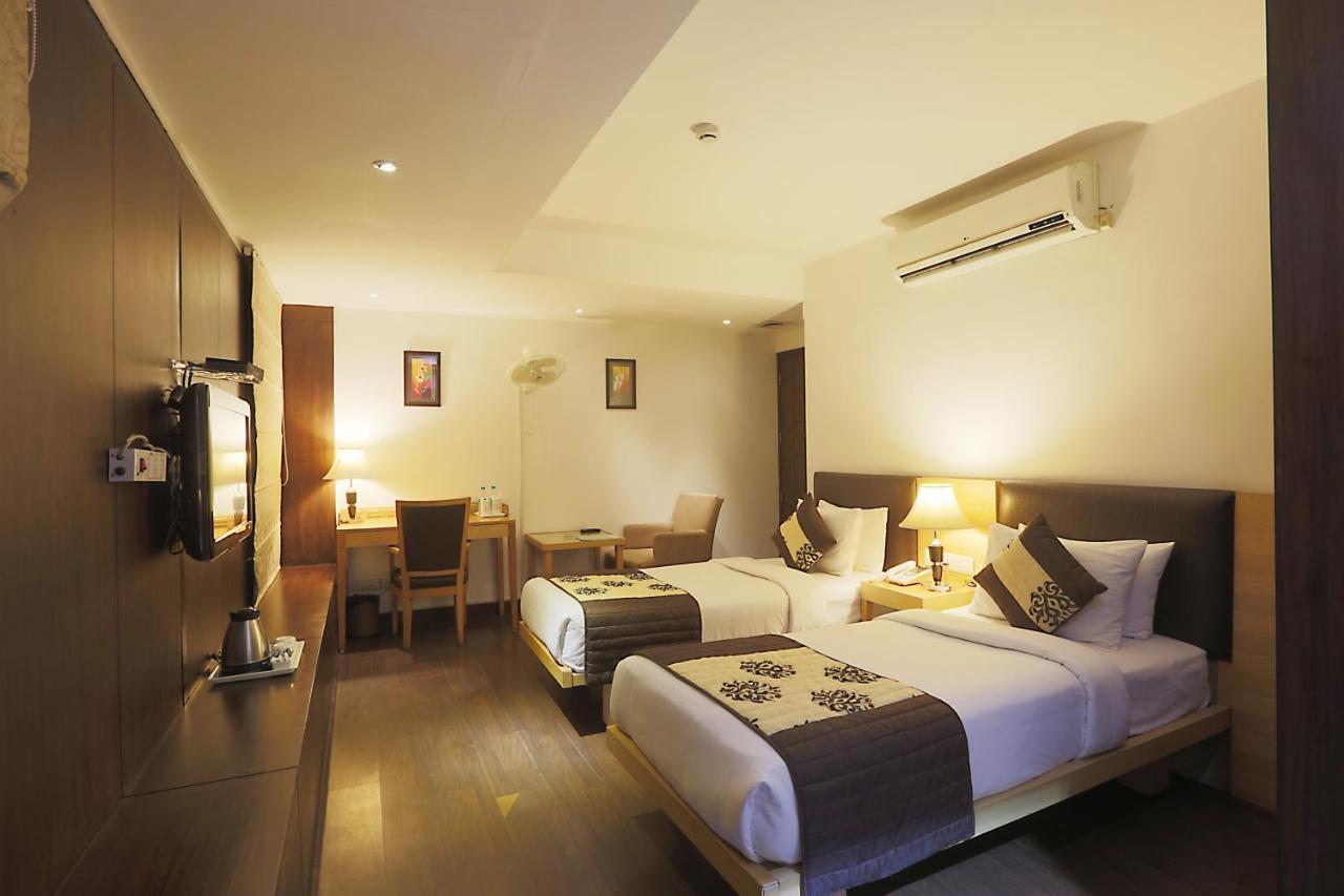 ניו דלהי Hotel Arch Plaza - Near Yashobhoomi Convention Centre Dwarka מראה חיצוני תמונה