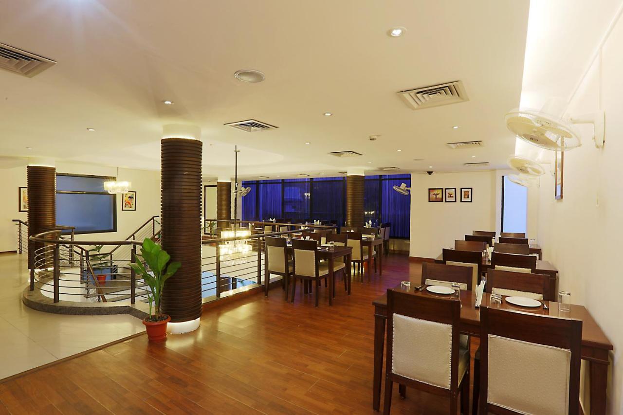 ניו דלהי Hotel Arch Plaza - Near Yashobhoomi Convention Centre Dwarka מראה חיצוני תמונה