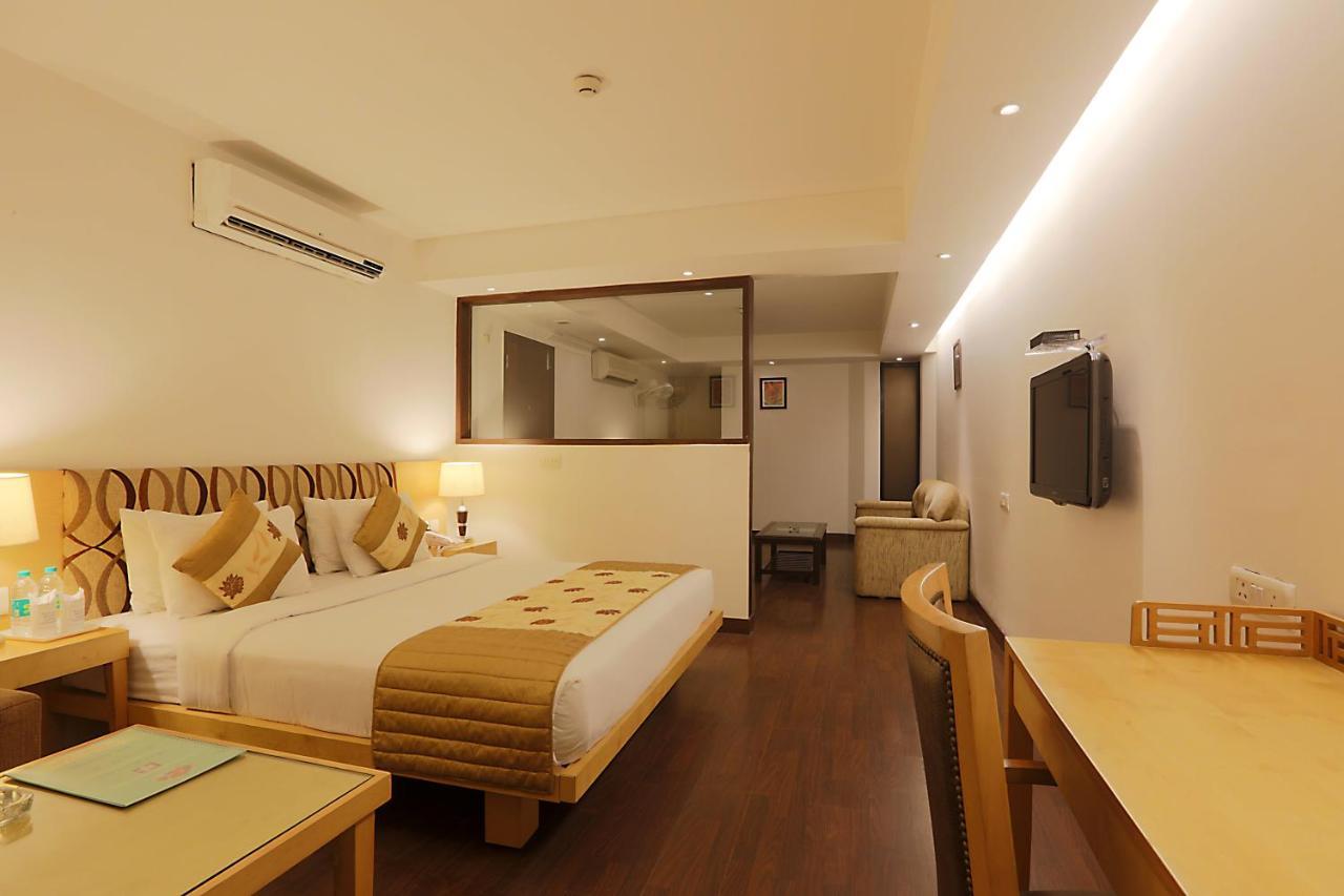 ניו דלהי Hotel Arch Plaza - Near Yashobhoomi Convention Centre Dwarka מראה חיצוני תמונה