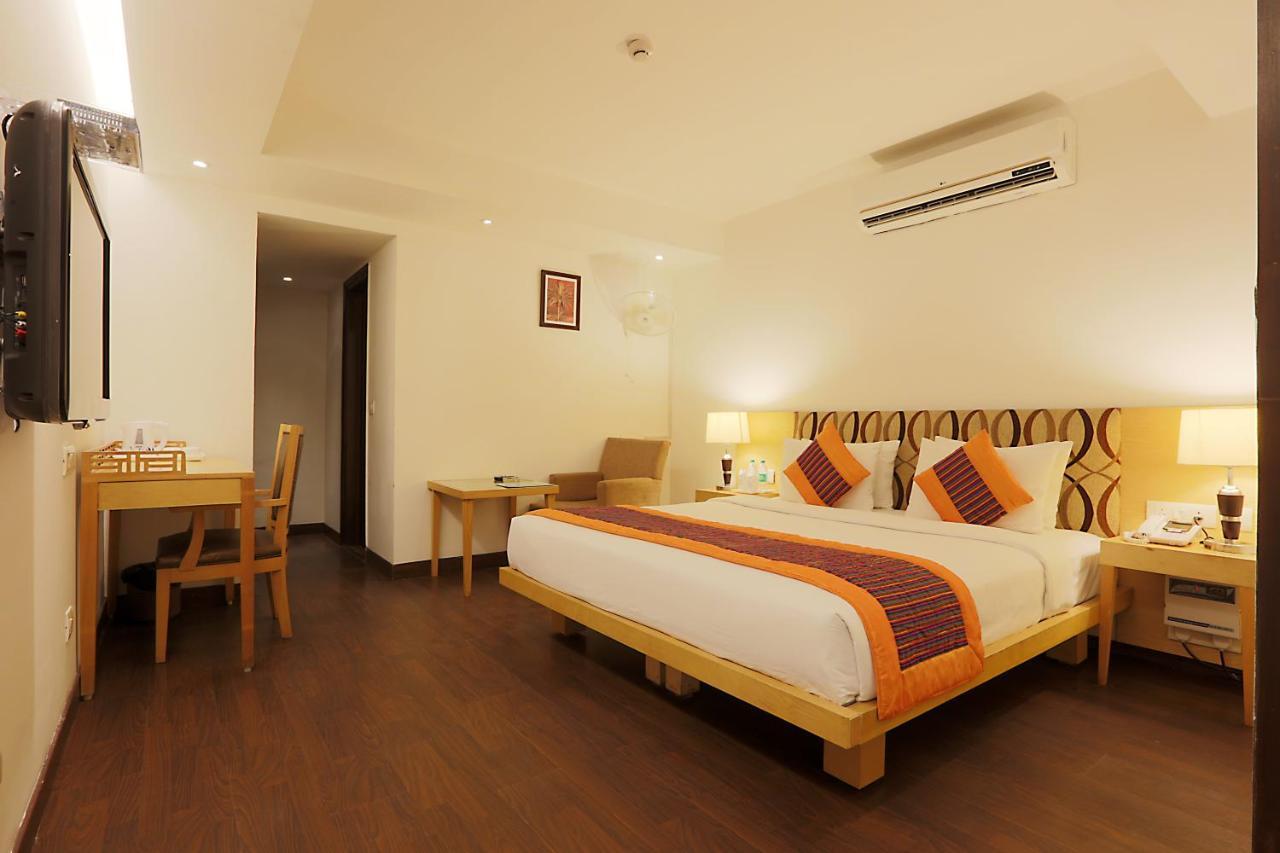 ניו דלהי Hotel Arch Plaza - Near Yashobhoomi Convention Centre Dwarka מראה חיצוני תמונה