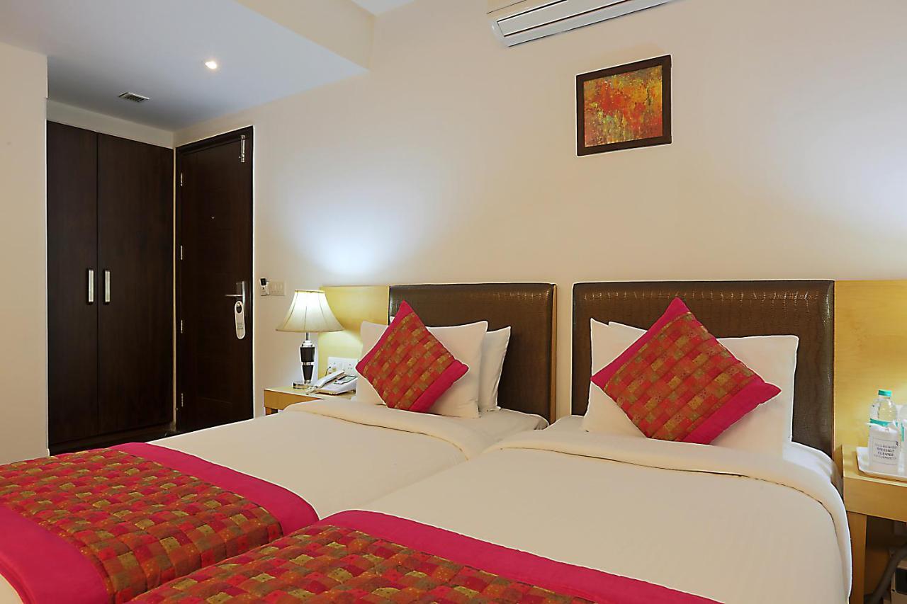 ניו דלהי Hotel Arch Plaza - Near Yashobhoomi Convention Centre Dwarka מראה חיצוני תמונה