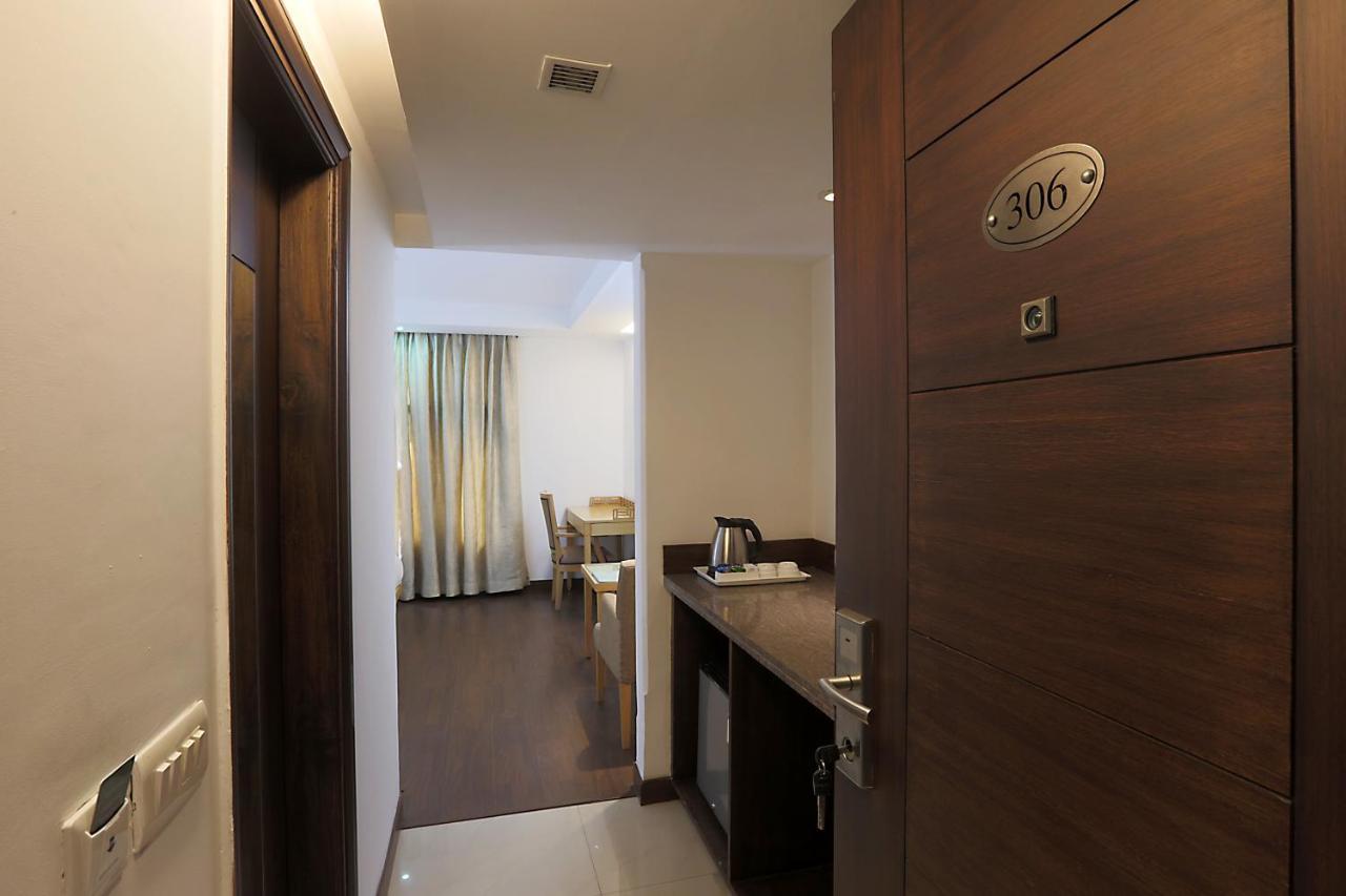 ניו דלהי Hotel Arch Plaza - Near Yashobhoomi Convention Centre Dwarka מראה חיצוני תמונה