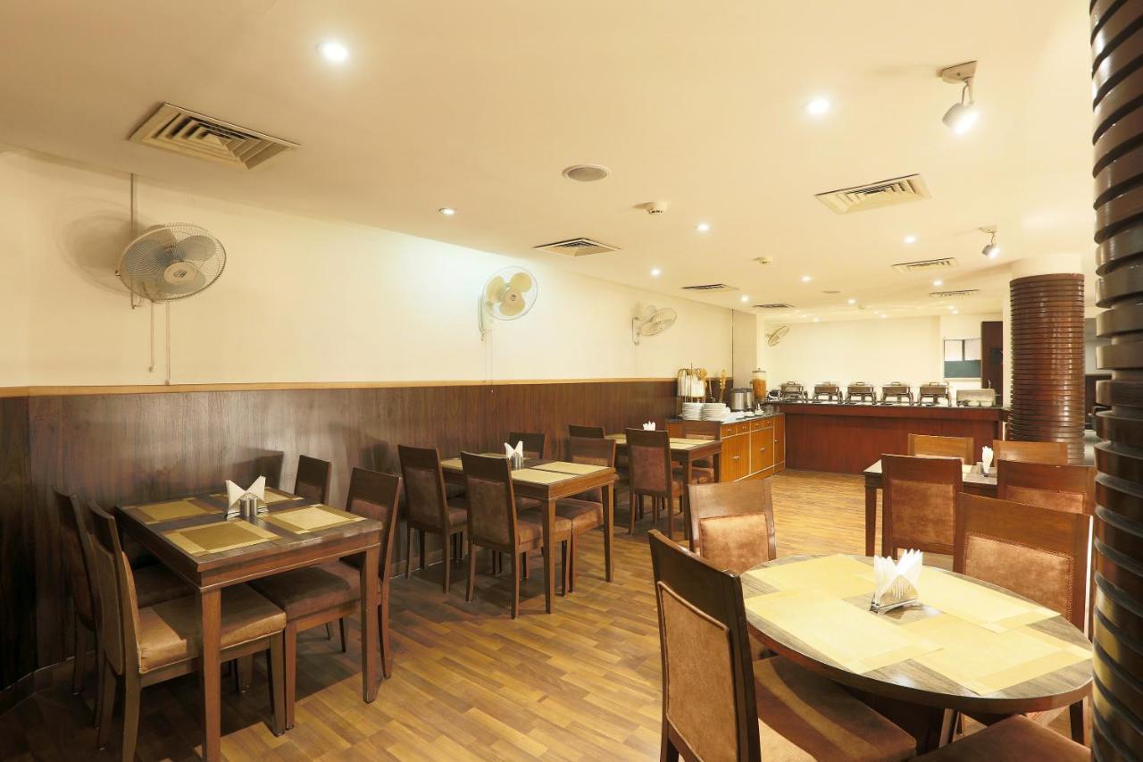 ניו דלהי Hotel Arch Plaza - Near Yashobhoomi Convention Centre Dwarka מראה חיצוני תמונה