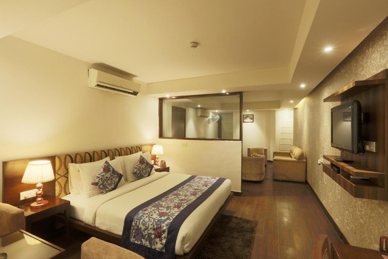 ניו דלהי Hotel Arch Plaza - Near Yashobhoomi Convention Centre Dwarka מראה חיצוני תמונה