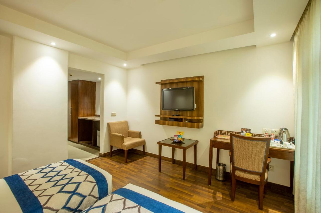ניו דלהי Hotel Arch Plaza - Near Yashobhoomi Convention Centre Dwarka מראה חיצוני תמונה