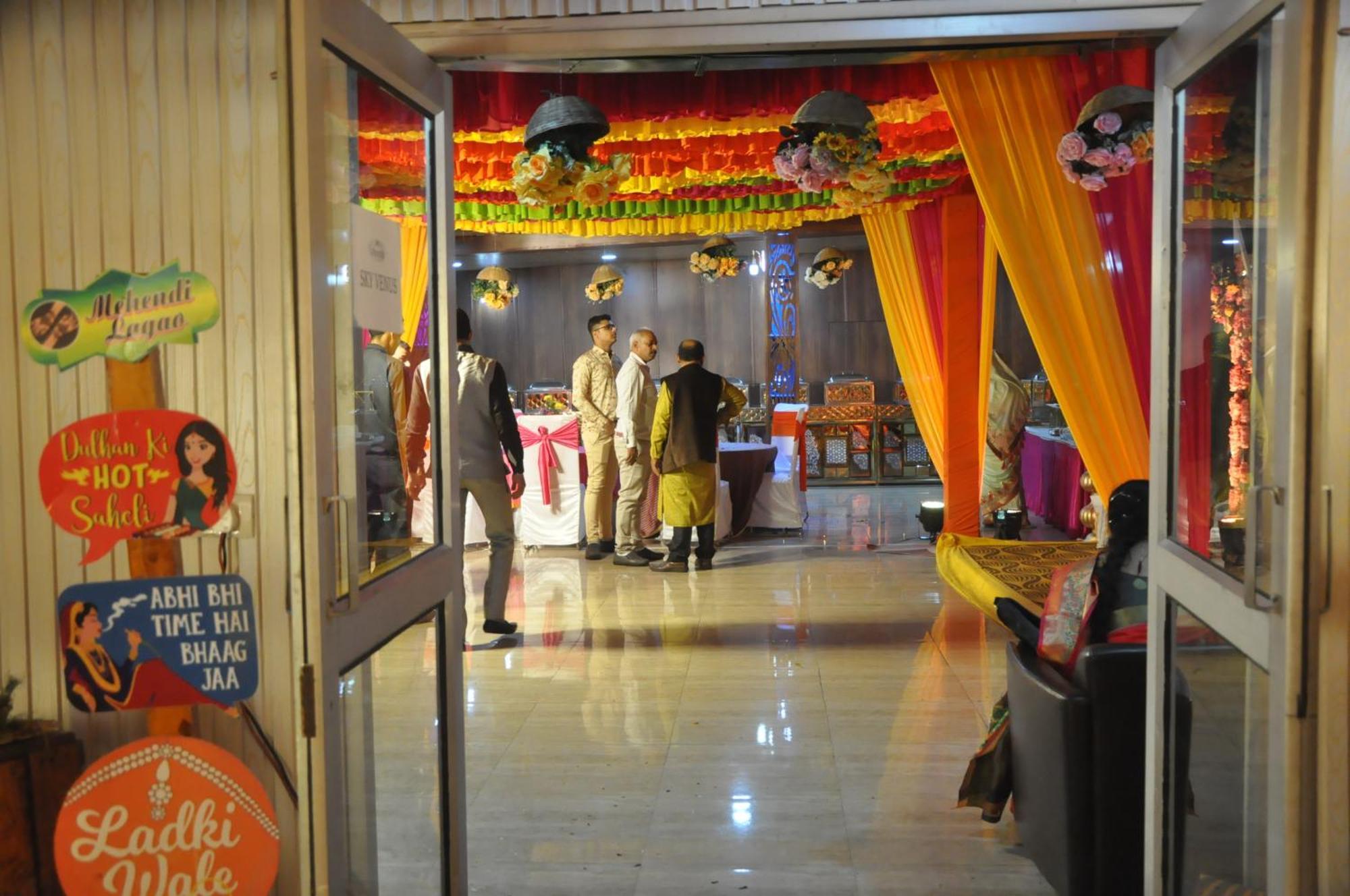 ניו דלהי Hotel Arch Plaza - Near Yashobhoomi Convention Centre Dwarka מראה חיצוני תמונה